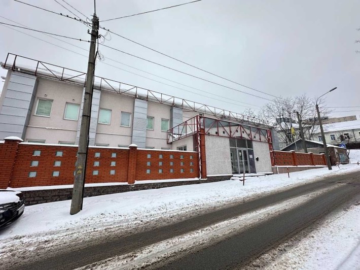 Без%! Оренда окремої офісної будівлі з великим паркінгом (1600 кв.м.) - фото 1