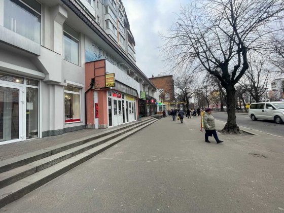 Фасадне приміщення в центрі по бул. Шевченка Черкассы