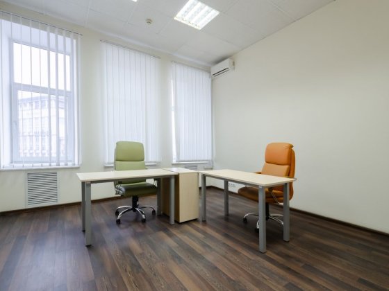 Оренда комфортного офісу з 3х кабінетів. 131м². Світло Є. Хрещатик вул