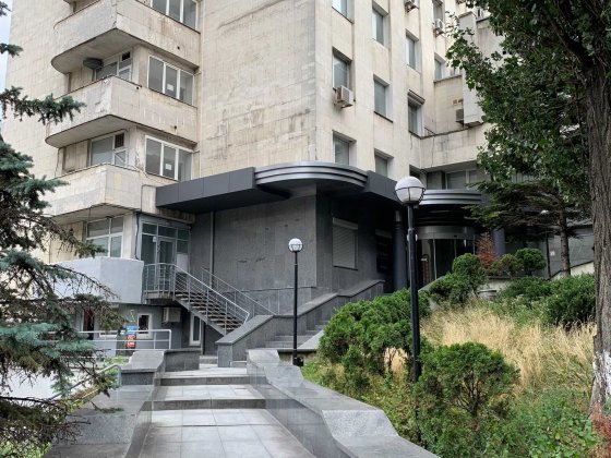 Офис 5500 кв.м., с 1 по 7 этаж, фасад, отдельный вход. м. Зверинецкая Київ