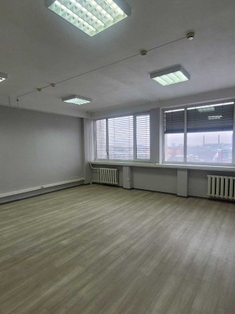 Офіс 38 кв.м. м.Чернігівська 3 хвилини пішки - фото 1