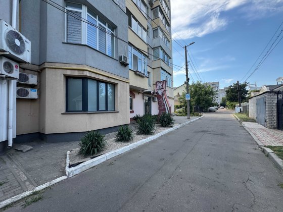 Приміщення біля Дружби Народів Черкаси
