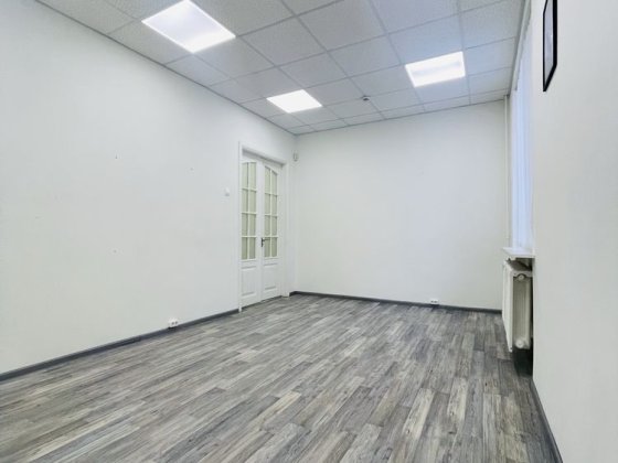 Власник!  3 кабінети + душ! Печерськ , Міхновського 17/5 ,  готовий під б’юті /офіс 70м2