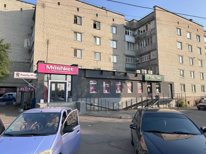 Оренда фасадного магазину Юрія Клена - фото 1