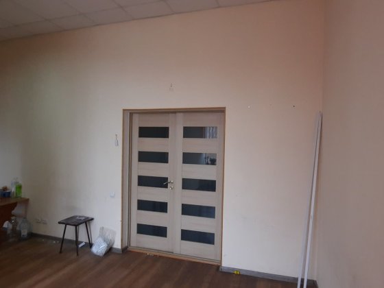 Вишенька.Оренда.Локація супер. Площа S = 36 m2. Дві кімнати.