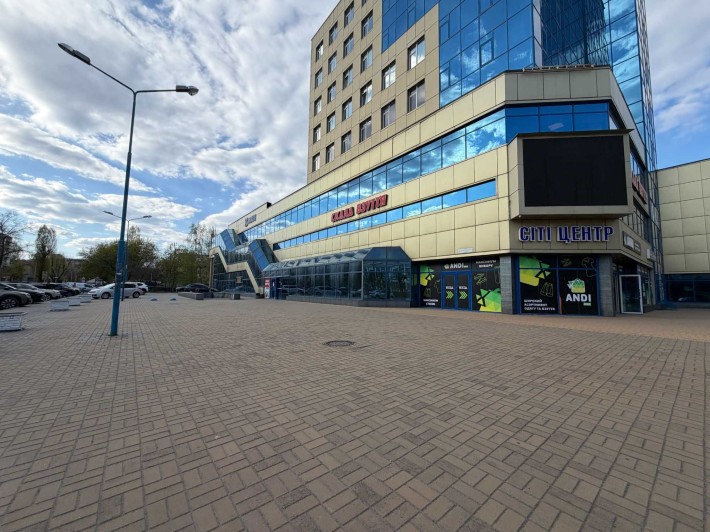 Фасадне приміщення в центрі, вул. Благовісна-Смілянська - фото 1