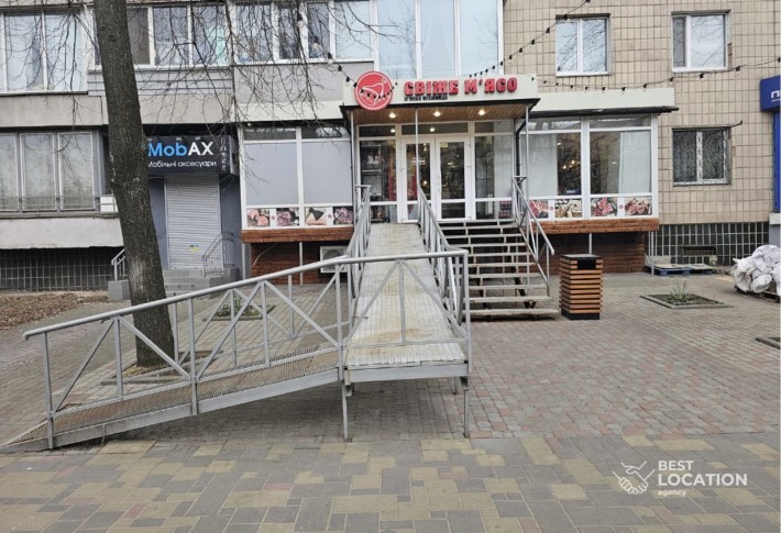 Оренда фасадного приміщення на головному бульварі м. Черкаси - фото 1