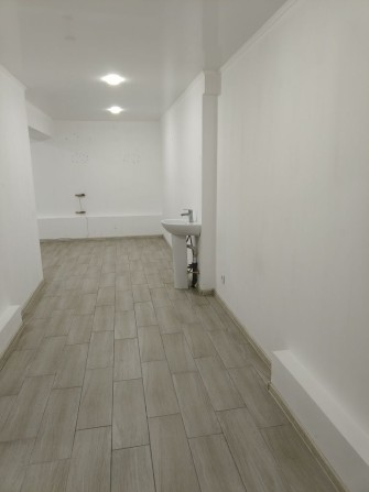 Сдается помещение 26 кв м в центре, район БШ, ул Л. Жаботинского, д. 7 - фото 1