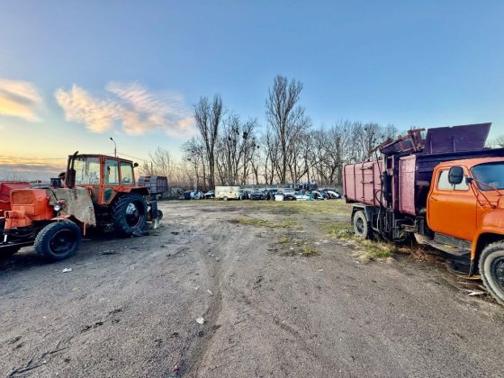 Здам базу район Сабарів з можливим правом купівлі.