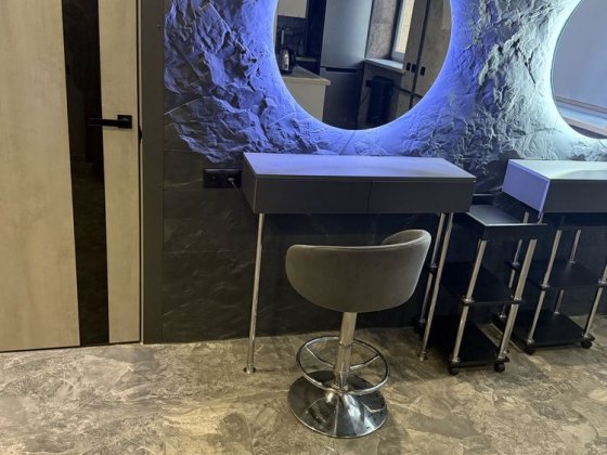 Оренда місця майстра  перукаря,колориста,бровиста ,візажиста make-up Житомир