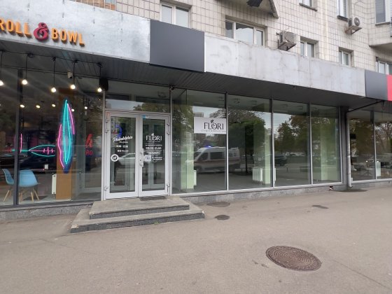 Оренда торгове приміщення 62м2, фасад, Цирк, Берестейській пр. центр Київ