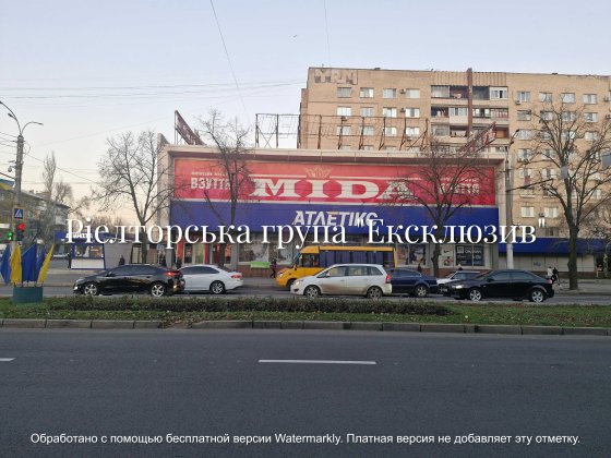 Пропонується в оренду приміщення у ТЦ на перехресті поруч з зупинкою Запорожье