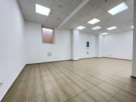 Без комісії! Офіс 40м2 приміщення салон магазин шоурум  Лівобережна Київ