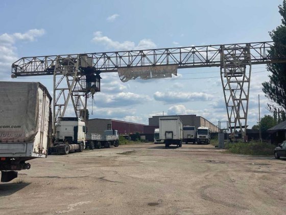 Сдам в аренду підкранову площу 2000 м. кв . офіс 20 м. кв., кран козловий 25т Запоріжжя