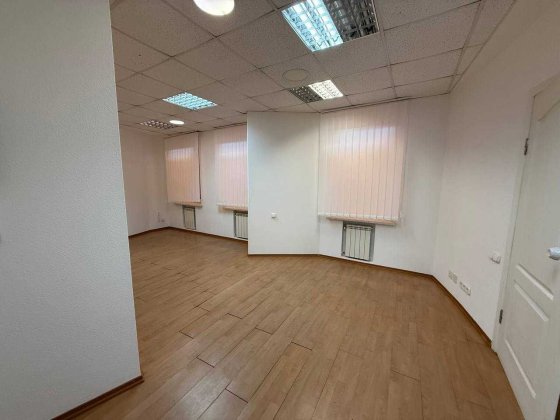 Оренда офісного приміщення на вул. Чекмарьова
