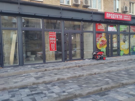 Здам в оренду фасад, н/ф.  39м2, Дніпровський, вул. Будівельників 4