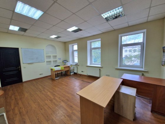 Сдам офис помещения Центр 50м Дніпро
