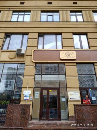 Офіс на Чорновола. Оренда фасадного приміщення 100м2. - фото 1