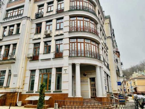 Оренда офісу, Поділ  вул.  Воздвиженка буд. 48 з терасою.