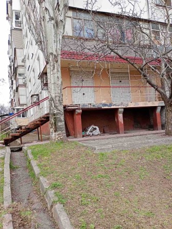 Сдам помещение по ул.Чумаченко 6000 гр. + ком.усл. - фото 1
