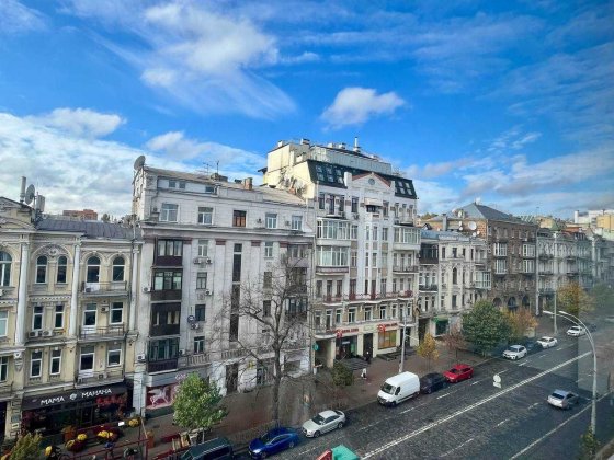 ВИГІДНО! Площа Українських Героїв. Офіс 290 м² біля метро.