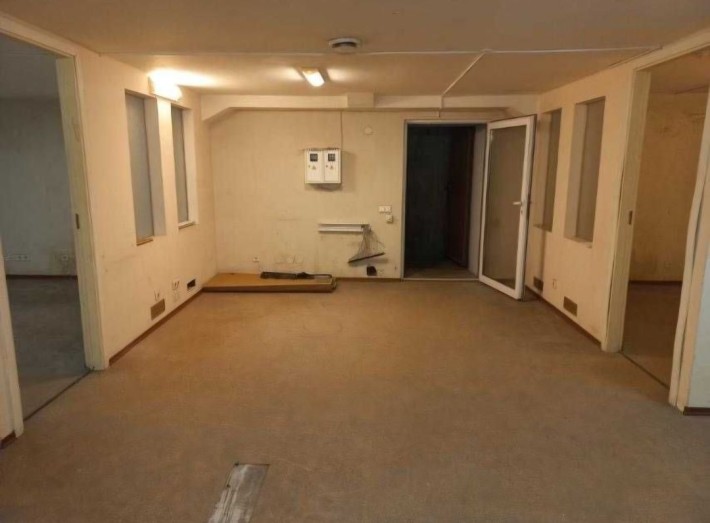 Сдам в аренду цокольное помещение в центре 67м2 - фото 1
