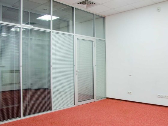 Офіс 1200м2. OpenSpace, 4 кабінети. Генератор, метро Святошин, Без%
