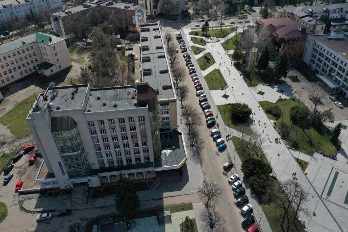 Нежитлове приміщення в самому центрі міста - фото 1