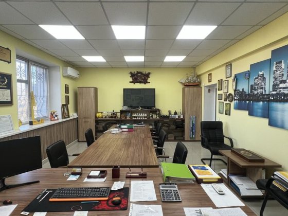 Оренда великого офісного приміщення 190 кв.м Житомир