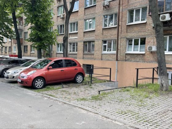 Здам фасадне приміщення Печерськ. вул. Бойчука 34