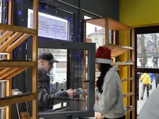 Оренда торгової площі 15,5 м.кв. вхідна група привокзального ринку Львів