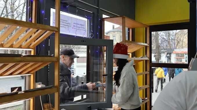 Оренда торгової площі 15,5 м.кв. вхідна група привокзального ринку - фото 1