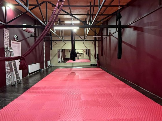 Аренда спортивного зала почасово - фитнес, йога, танцы, пилатес Дніпро