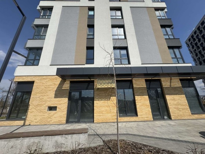 Фасадне приміщення 108 м² в ЖК « А+ Я» ідеально під бізнес - фото 1