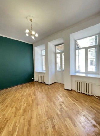 Здається в суборенду окрема кімната в шоурумі в самому центрі Києва - фото 1