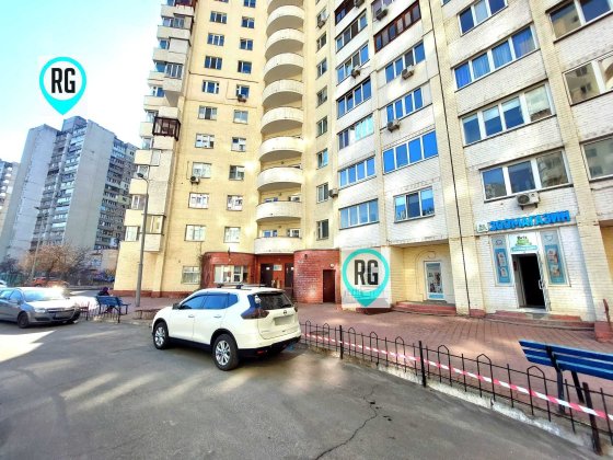 Помещение 43 кв.м., Два входа, Бажана пр-т, Позняки !