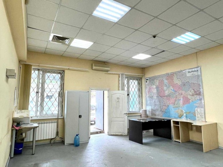 ЗАВЖДИ Є ІНТЕРНЕТ! Офіс 40м2 з окремим входом. Метро Звіринецька 5 хв. - фото 1