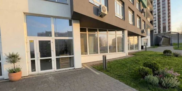 Оренда приміщення 270,3 м ЖК Голоські кручі магазин, кафе, інше - фото 1