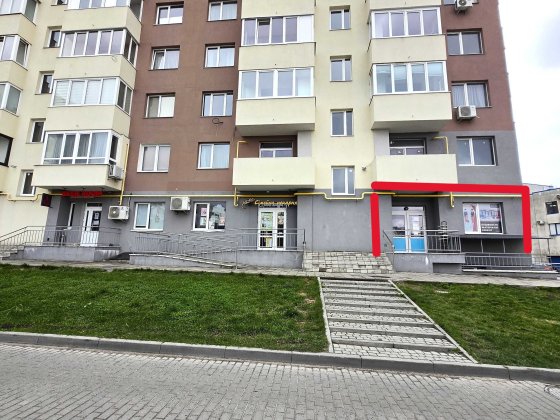 Оренда фасадного комерційного приміщення по вул. Угорській, 14 Львів