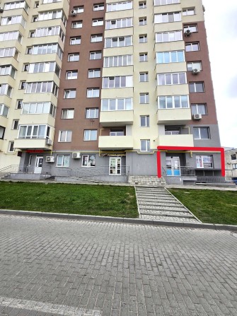 Оренда фасадного комерційного приміщення по вул. Угорській, 14 - фото 1