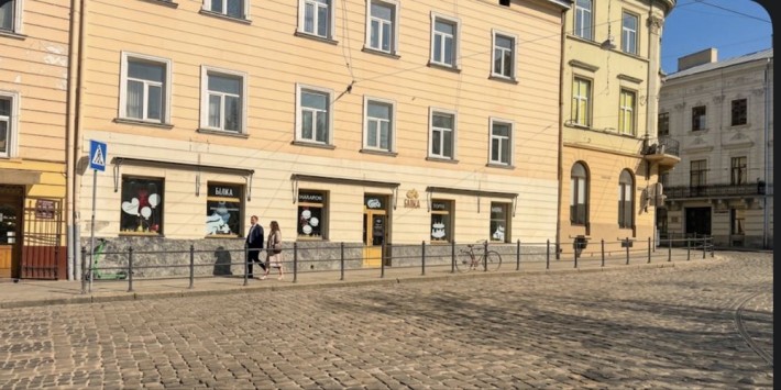 Оренда фасадного приміщення 121 м2  пл. Соборна - фото 1