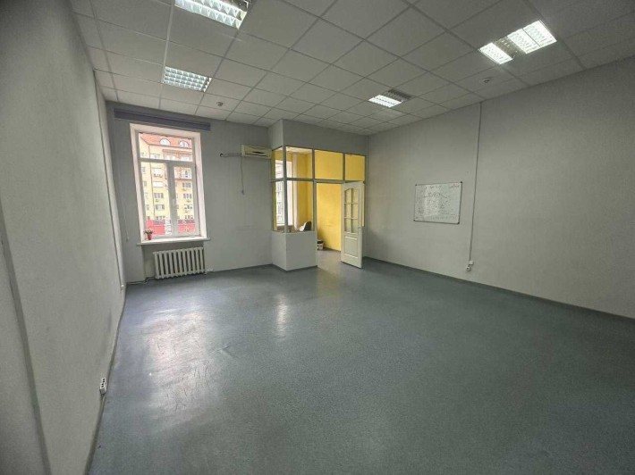 Офіс в центрі міста, 39,8 кв.м по вул. Гоголя 15 БЕЗ КОМІСІЇ - фото 1