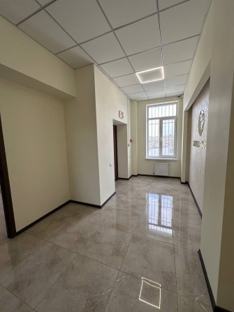 Сдам в аренду офис 215,05 кв.м Одесса Столбовая - фото 1