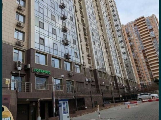 Фасад 105 м² під салон / шоурум / офіс, 6 Перлина Kadorr Кадор