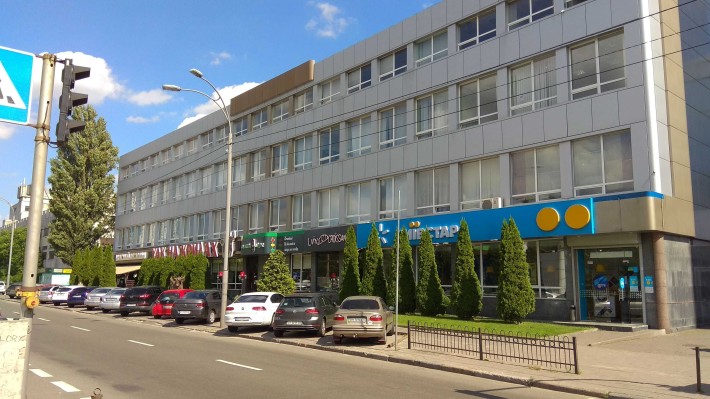 Оренда під магазин, тощо 550 м фасад метро Берестейтейська 3хв без ком% - фото 1