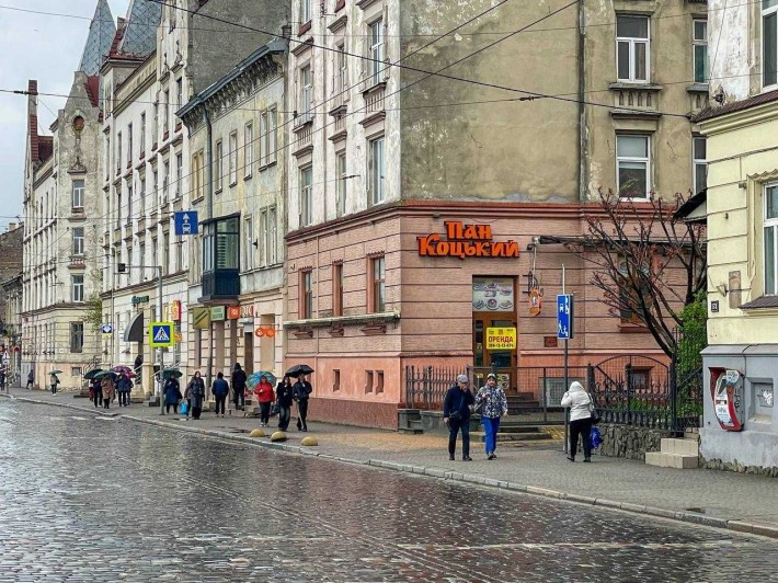 Оренда кутового кафе з обладнанням на вул. Городоцька, 171 (ТЦ Скриня, Привокзальна) - фото 1