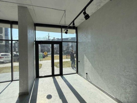 Оренда комерційного приміщення 34,8 м² | Parus City | фасад Львов