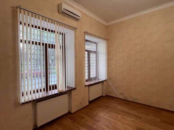 Французский б-р/ Музкомедия / Леонтовича,  150м2 / 1 этаж / 2 входа,  под офис / медцентр / школа /  Одеса