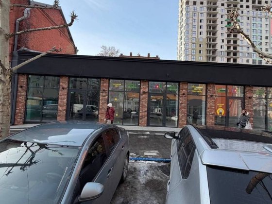 Аренда магазина в центре перекресток ул. Миронова и Глинки Дніпро
