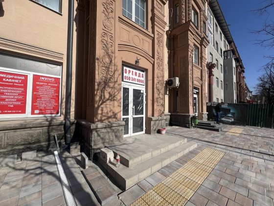 Оренда фасадного приміщення 46,4 м² — пр. Соборний, 44 (р-н Анголенко) Запорожье
